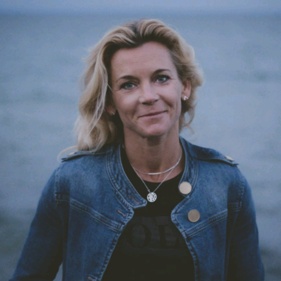 Louise Stapel